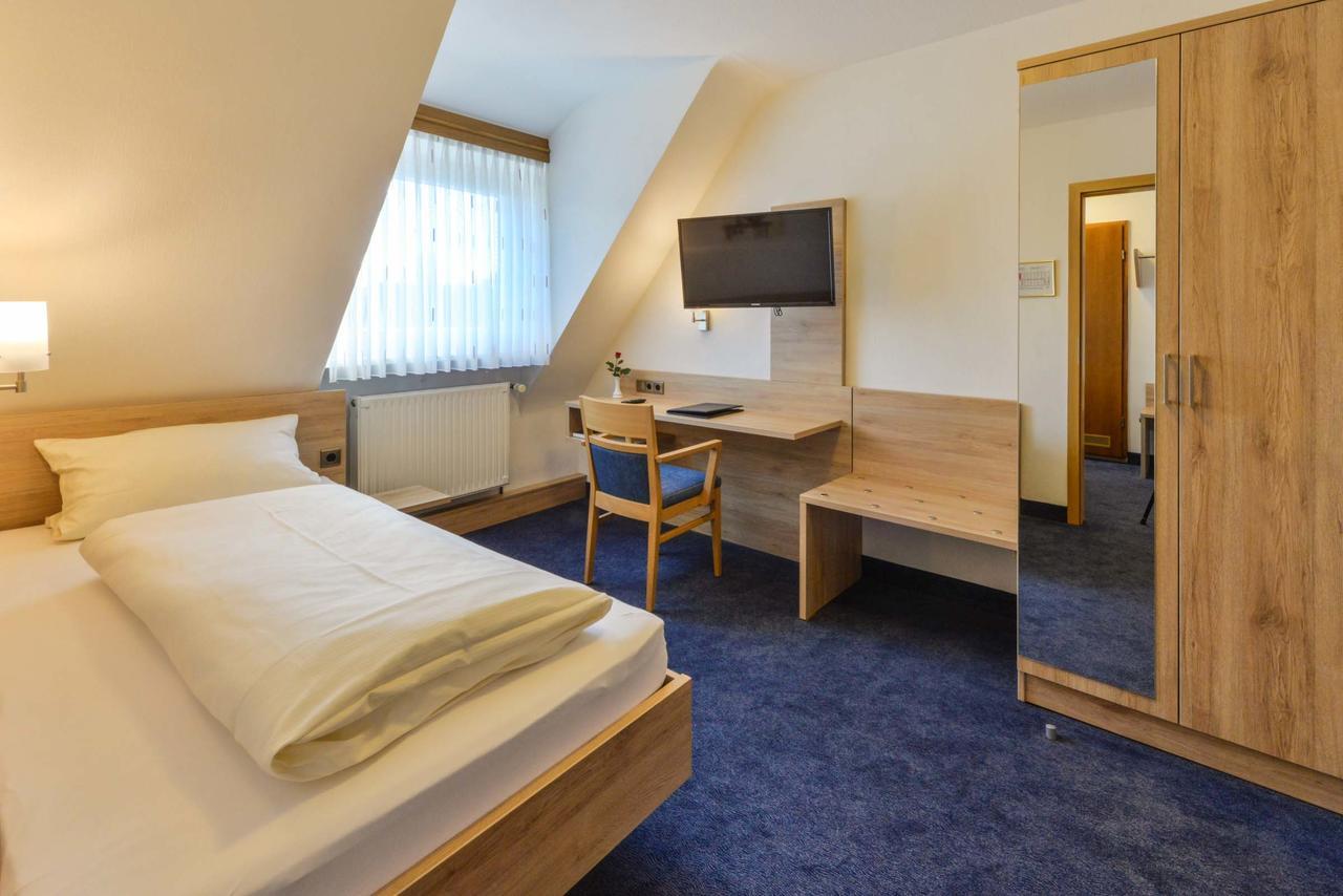 Hotel-Gasthof Rotes Ross Heroldsberg Exteriör bild